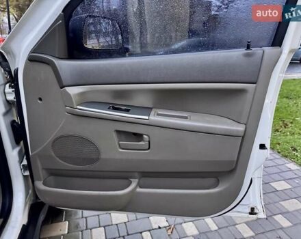 Белый Джип Гранд Чероки, объемом двигателя 4.7 л и пробегом 228 тыс. км за 7400 $, фото 46 на Automoto.ua