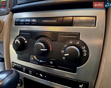 Белый Джип Гранд Чероки, объемом двигателя 4.7 л и пробегом 228 тыс. км за 7400 $, фото 55 на Automoto.ua