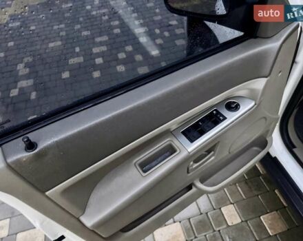 Белый Джип Гранд Чероки, объемом двигателя 4.7 л и пробегом 228 тыс. км за 7400 $, фото 32 на Automoto.ua