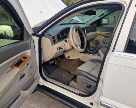 Джип Grand Cherokee 2008 у Дніпро (Дніпропетровську) на Automoto.ua Білий Джип Grand Cherokee, об'ємом двигуна 3 л та пробігом 230 тис. км за 9641 $, фото 4 на Automoto.ua