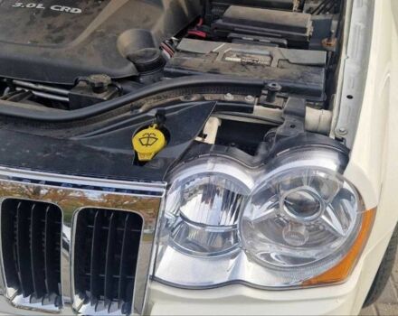 Джип Grand Cherokee 2008 у Дніпро (Дніпропетровську) на Automoto.ua Білий Джип Grand Cherokee, об'ємом двигуна 3 л та пробігом 230 тис. км за 9641 $, фото 11 на Automoto.ua