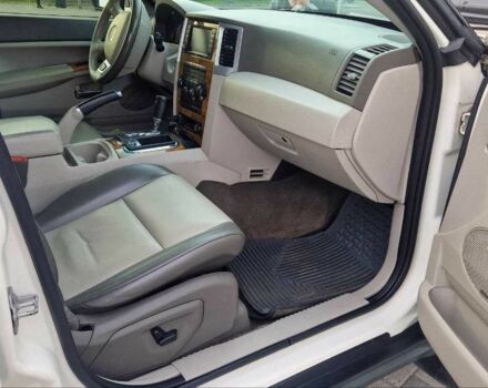 Джип Grand Cherokee 2008 у Дніпро (Дніпропетровську) на Automoto.ua Білий Джип Grand Cherokee, об'ємом двигуна 3 л та пробігом 230 тис. км за 9641 $, фото 6 на Automoto.ua