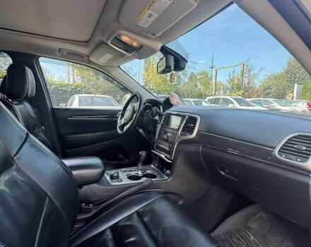 Белый Джип Гранд Чероки, объемом двигателя 2.99 л и пробегом 418 тыс. км за 13500 $, фото 1 на Automoto.ua