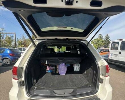 Белый Джип Гранд Чероки, объемом двигателя 2.99 л и пробегом 418 тыс. км за 13500 $, фото 4 на Automoto.ua