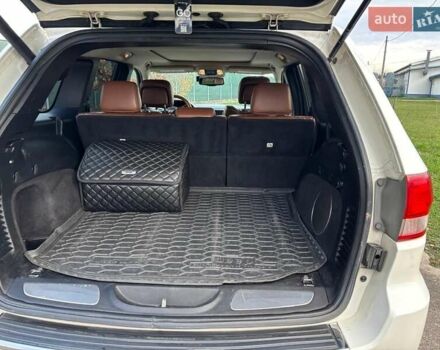 Белый Джип Гранд Чероки, объемом двигателя 2.99 л и пробегом 354 тыс. км за 15000 $, фото 4 на Automoto.ua