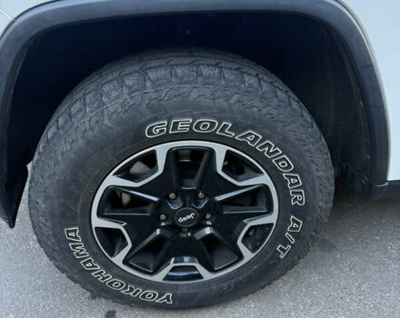 Білий Джип Grand Cherokee, об'ємом двигуна 2.99 л та пробігом 250 тис. км за 12999 $, фото 11 на Automoto.ua