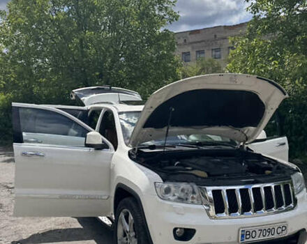 Белый Джип Гранд Чероки, объемом двигателя 2.99 л и пробегом 315 тыс. км за 17500 $, фото 7 на Automoto.ua