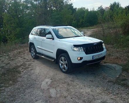 Джип Гранд Чероки 2012 в Житомире на Automoto.ua Белый Джип Гранд Чероки, объемом двигателя 2.99 л и пробегом 243 тыс. км за 17500 $, фото 13 на Automoto.ua