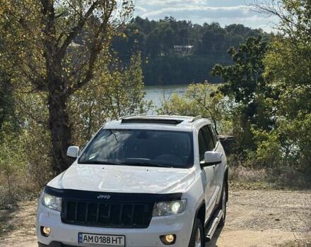 Джип Гранд Чероки 2012 в Житомире на Automoto.ua Белый Джип Гранд Чероки, объемом двигателя 2.99 л и пробегом 243 тыс. км за 17500 $, фото 9 на Automoto.ua