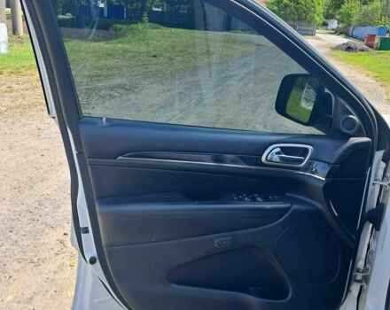 Белый Джип Гранд Чероки, объемом двигателя 3 л и пробегом 165 тыс. км за 15500 $, фото 7 на Automoto.ua