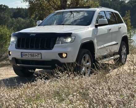 Джип Гранд Чероки 2012 в Житомире на Automoto.ua Белый Джип Гранд Чероки, объемом двигателя 2.99 л и пробегом 243 тыс. км за 17500 $, фото 4 на Automoto.ua