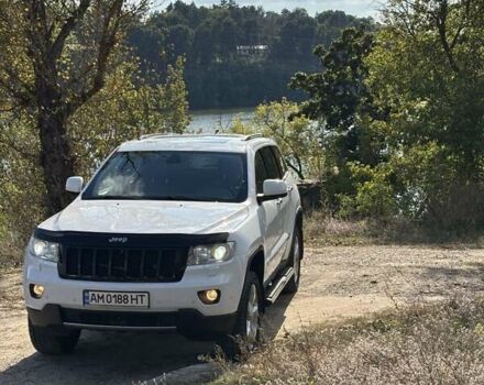 Джип Гранд Чероки 2012 в Житомире на Automoto.ua Белый Джип Гранд Чероки, объемом двигателя 2.99 л и пробегом 243 тыс. км за 17500 $, фото 2 на Automoto.ua