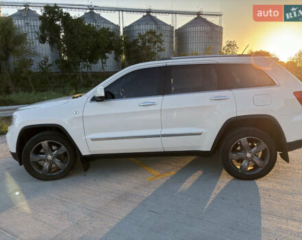 Джип Гранд Чероки 2012 в Волочиске на Automoto.ua Белый Джип Гранд Чероки, объемом двигателя 2.99 л и пробегом 203 тыс. км за 17000 $, фото 2 на Automoto.ua