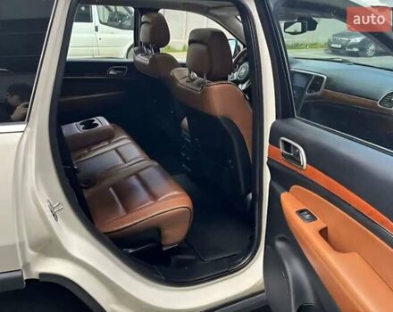 Джип Гранд Чероки 2012 в Львове на Automoto.ua Белый Джип Гранд Чероки, объемом двигателя 2.99 л и пробегом 250 тыс. км за 18800 $, фото 6 на Automoto.ua