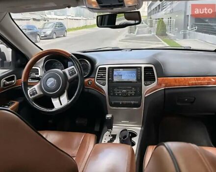 Джип Гранд Чероки 2012 в Львове на Automoto.ua Белый Джип Гранд Чероки, объемом двигателя 2.99 л и пробегом 250 тыс. км за 18800 $, фото 10 на Automoto.ua