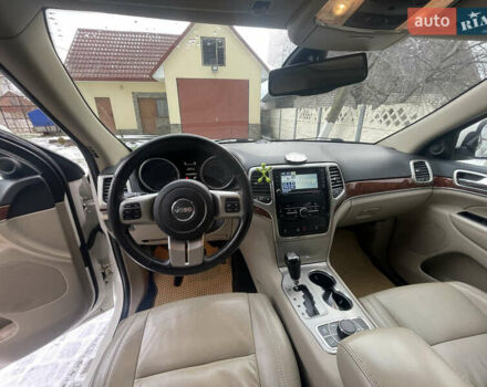 Білий Джип Grand Cherokee, об'ємом двигуна 2.99 л та пробігом 189 тис. км за 18000 $, фото 15 на Automoto.ua