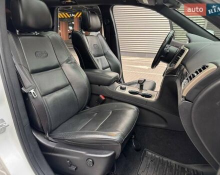 Білий Джип Grand Cherokee, об'ємом двигуна 2.99 л та пробігом 261 тис. км за 18990 $, фото 12 на Automoto.ua