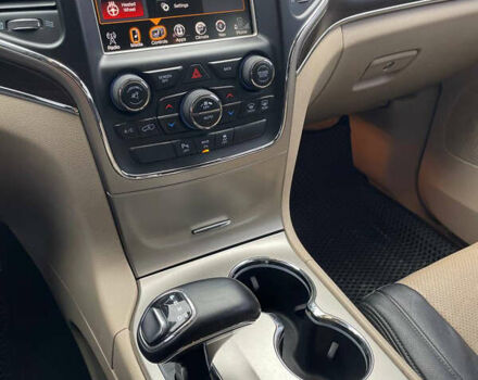 Белый Джип Гранд Чероки, объемом двигателя 2.99 л и пробегом 232 тыс. км за 18500 $, фото 8 на Automoto.ua