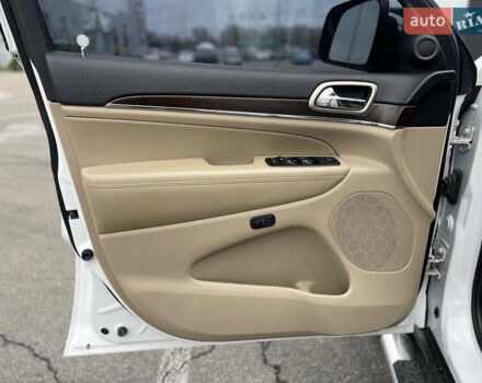 Белый Джип Гранд Чероки, объемом двигателя 2.99 л и пробегом 232 тыс. км за 18500 $, фото 14 на Automoto.ua