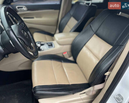 Белый Джип Гранд Чероки, объемом двигателя 2.99 л и пробегом 232 тыс. км за 18500 $, фото 11 на Automoto.ua