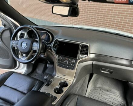 Білий Джип Grand Cherokee, об'ємом двигуна 3 л та пробігом 150 тис. км за 18600 $, фото 4 на Automoto.ua