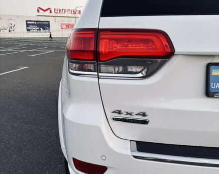 Білий Джип Grand Cherokee, об'ємом двигуна 2.99 л та пробігом 191 тис. км за 21000 $, фото 16 на Automoto.ua