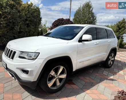 Белый Джип Гранд Чероки, объемом двигателя 2.99 л и пробегом 228 тыс. км за 19500 $, фото 2 на Automoto.ua
