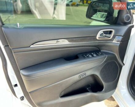 Білий Джип Grand Cherokee, об'ємом двигуна 2.99 л та пробігом 159 тис. км за 17900 $, фото 12 на Automoto.ua