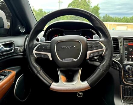 Білий Джип Grand Cherokee, об'ємом двигуна 6.4 л та пробігом 130 тис. км за 12800 $, фото 10 на Automoto.ua