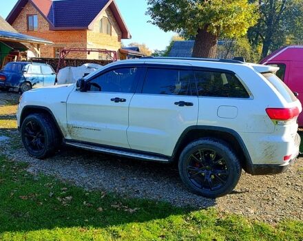 Белый Джип Гранд Чероки, объемом двигателя 3 л и пробегом 250 тыс. км за 22000 $, фото 1 на Automoto.ua