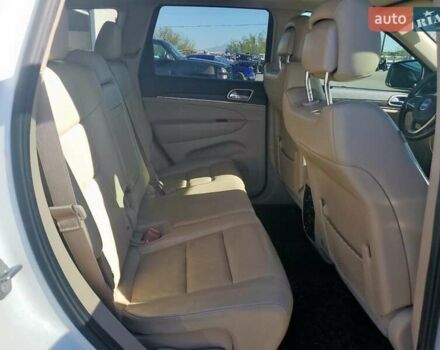 Джип Гранд Чероки 2015 в Киеве на Automoto.ua Белый Джип Гранд Чероки, объемом двигателя 3.6 л и пробегом 128 тыс. км за 2700 $, фото 10 на Automoto.ua