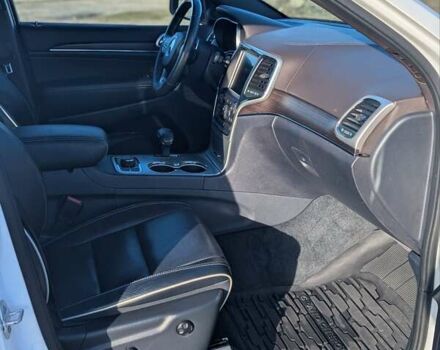 Білий Джип Grand Cherokee, об'ємом двигуна 2.99 л та пробігом 84 тис. км за 30000 $, фото 7 на Automoto.ua