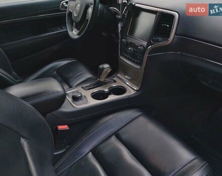 Джип Гранд Чероки 2016 в Николаеве на Automoto.ua Белый Джип Гранд Чероки, объемом двигателя 3.6 л и пробегом 100 тыс. км за 24490 $, фото 19 на Automoto.ua