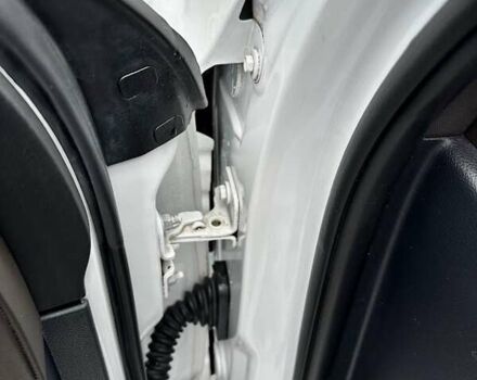 Белый Джип Гранд Чероки, объемом двигателя 3 л и пробегом 155 тыс. км за 22500 $, фото 3 на Automoto.ua