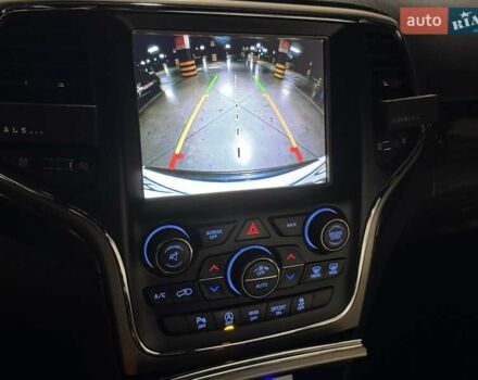 Джип Grand Cherokee 2016 у Києві на Automoto.ua Білий Джип Grand Cherokee, об'ємом двигуна 3.6 л та пробігом 246 тис. км за 20499 $, фото 25 на Automoto.ua