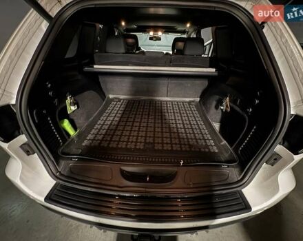 Джип Grand Cherokee 2016 у Києві на Automoto.ua Білий Джип Grand Cherokee, об'ємом двигуна 3.6 л та пробігом 246 тис. км за 20499 $, фото 20 на Automoto.ua