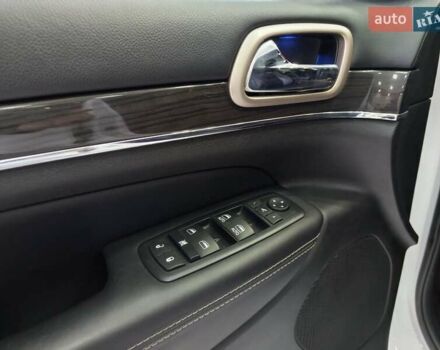 Белый Джип Гранд Чероки, объемом двигателя 3 л и пробегом 107 тыс. км за 24500 $, фото 18 на Automoto.ua