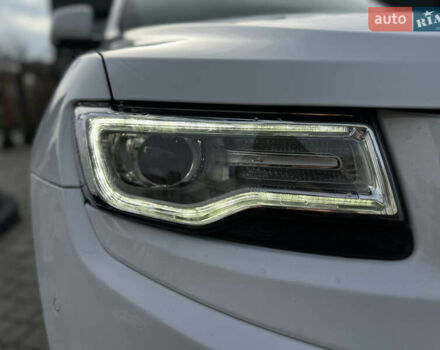 Белый Джип Гранд Чероки, объемом двигателя 2.99 л и пробегом 142 тыс. км за 25000 $, фото 8 на Automoto.ua