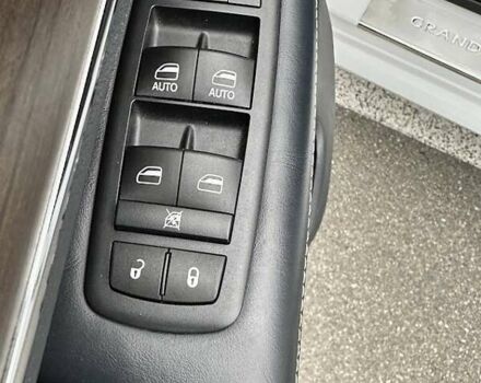 Белый Джип Гранд Чероки, объемом двигателя 3 л и пробегом 155 тыс. км за 22500 $, фото 15 на Automoto.ua