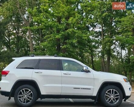 Джип Гранд Чероки 2016 в Николаеве на Automoto.ua Белый Джип Гранд Чероки, объемом двигателя 3.6 л и пробегом 100 тыс. км за 24490 $, фото 7 на Automoto.ua