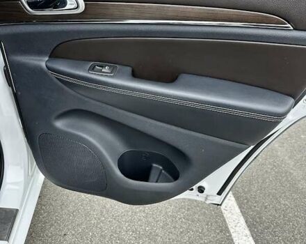 Белый Джип Гранд Чероки, объемом двигателя 3 л и пробегом 155 тыс. км за 22500 $, фото 27 на Automoto.ua