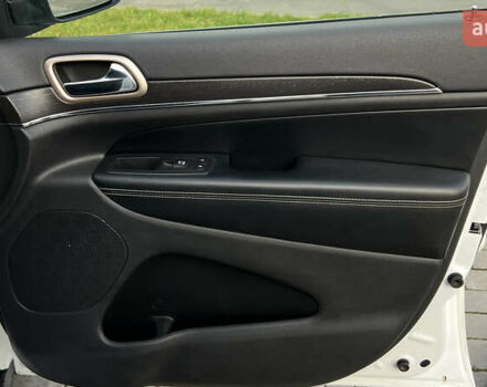 Белый Джип Гранд Чероки, объемом двигателя 2.99 л и пробегом 142 тыс. км за 25000 $, фото 52 на Automoto.ua