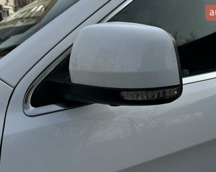 Белый Джип Гранд Чероки, объемом двигателя 2.99 л и пробегом 142 тыс. км за 25000 $, фото 11 на Automoto.ua