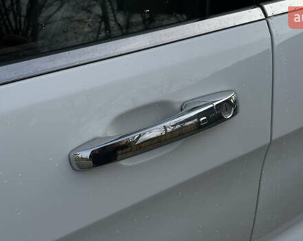 Белый Джип Гранд Чероки, объемом двигателя 2.99 л и пробегом 142 тыс. км за 25000 $, фото 10 на Automoto.ua