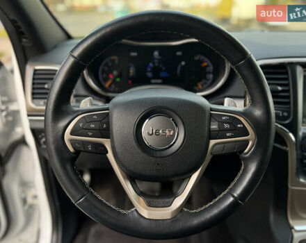 Белый Джип Гранд Чероки, объемом двигателя 2.99 л и пробегом 142 тыс. км за 25000 $, фото 14 на Automoto.ua