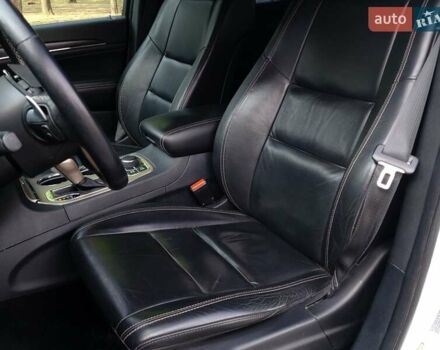 Джип Гранд Чероки 2016 в Николаеве на Automoto.ua Белый Джип Гранд Чероки, объемом двигателя 3.6 л и пробегом 100 тыс. км за 24490 $, фото 17 на Automoto.ua