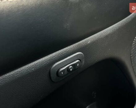 Белый Джип Гранд Чероки, объемом двигателя 2.99 л и пробегом 142 тыс. км за 25000 $, фото 31 на Automoto.ua