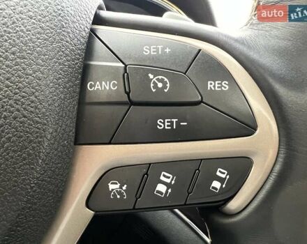 Белый Джип Гранд Чероки, объемом двигателя 3.6 л и пробегом 140 тыс. км за 28800 $, фото 16 на Automoto.ua