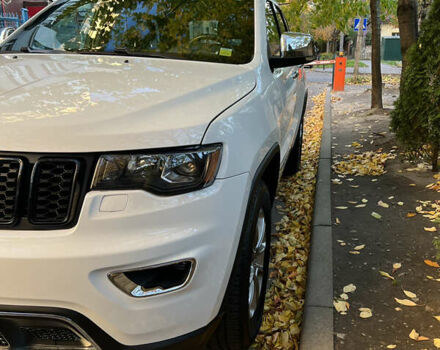 Джип Гранд Чероки 2016 в Львове на Automoto.ua Белый Джип Гранд Чероки, объемом двигателя 3.61 л и пробегом 50 тыс. км за 23800 $, фото 7 на Automoto.ua