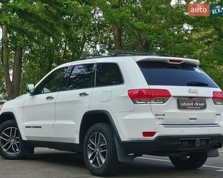 Джип Гранд Чероки 2016 в Николаеве на Automoto.ua Белый Джип Гранд Чероки, объемом двигателя 3.6 л и пробегом 100 тыс. км за 24490 $, фото 12 на Automoto.ua